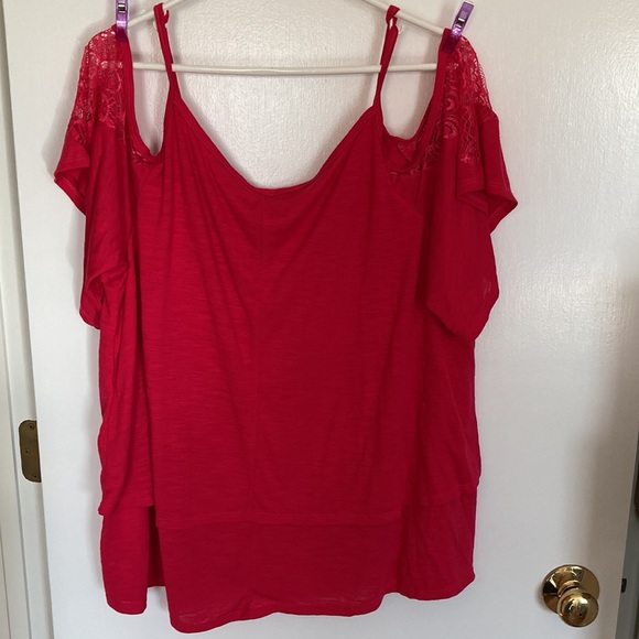 Torrid dark pink off shoulder lace top. Size 2 - Picture 2 of 7